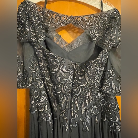 Mother of the Bride dress - Picture 3 of 6